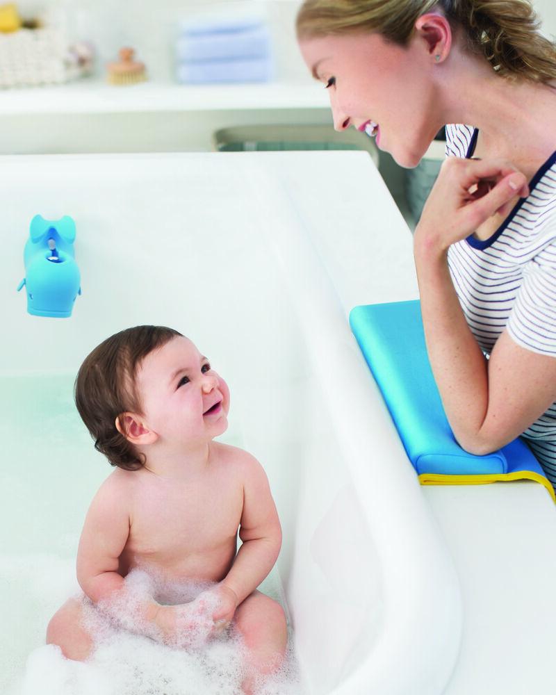 Skip hop moby baby bath sale set with four bathtime essentials